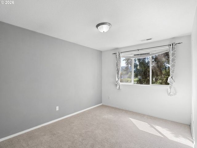 13422 Se HAROLD St 11, Portland, OR 97236
