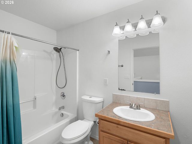 13422 Se HAROLD St 11, Portland, OR 97236