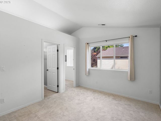 13422 Se HAROLD St 11, Portland, OR 97236