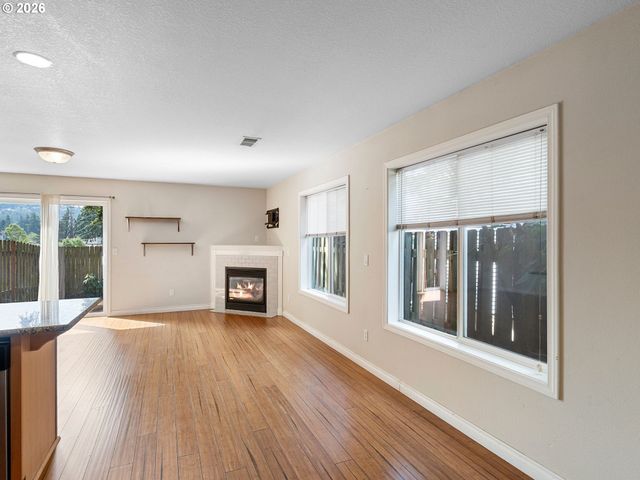 13422 Se HAROLD St 11, Portland, OR 97236