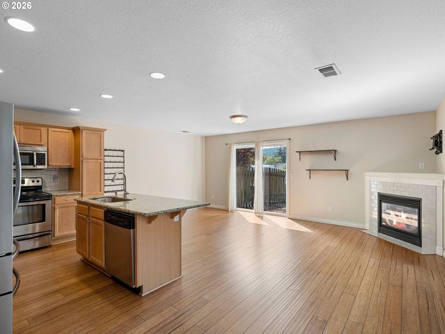 13422 Se HAROLD St 11, Portland, OR 97236