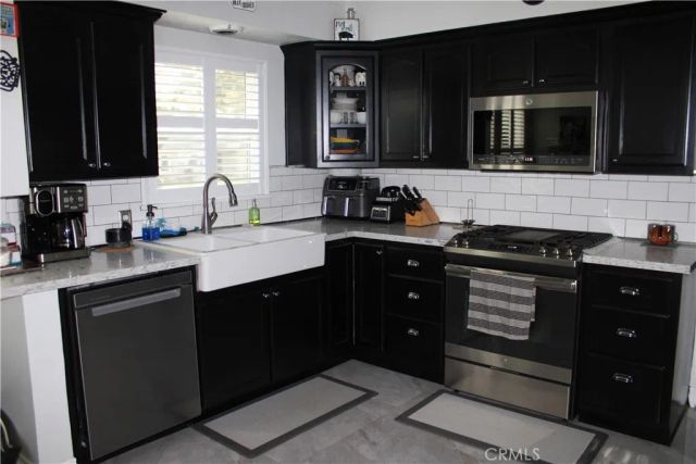 312 W I, Ontario, CA 91762