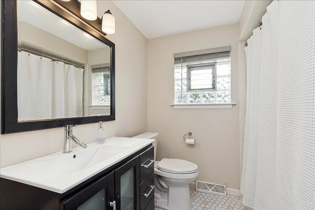 18522 Dixie Highway, Homewood, IL 60430