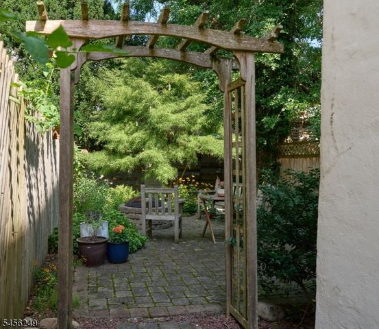 118 Clinton St, Lambertville City, NJ 08530