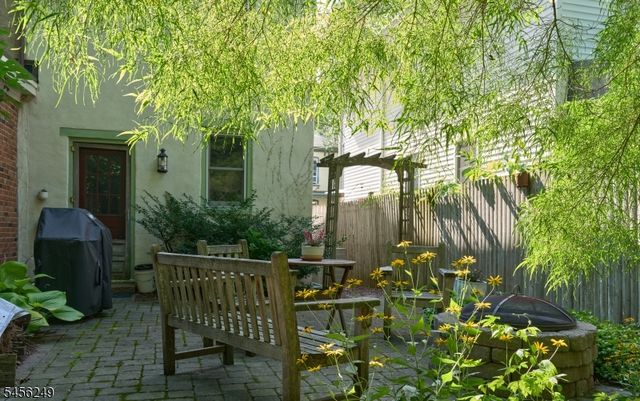118 Clinton St, Lambertville City, NJ 08530