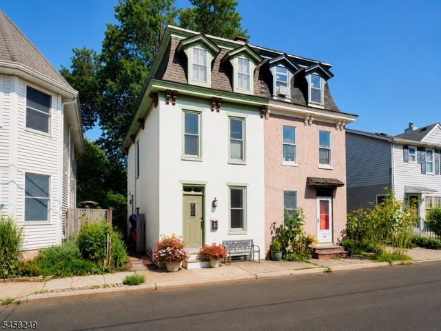 118 Clinton St, Lambertville City, NJ 08530