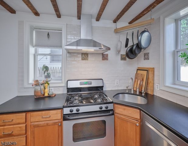 118 Clinton St, Lambertville City, NJ 08530
