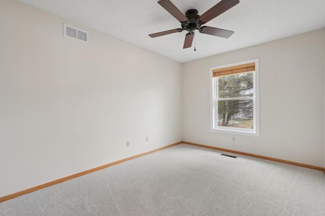 3660 Gershwin Circle N, Oakdale, MN 55128