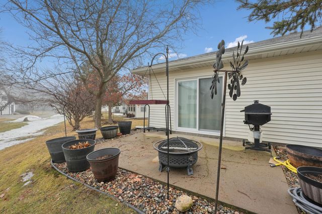 3660 Gershwin Circle N, Oakdale, MN 55128
