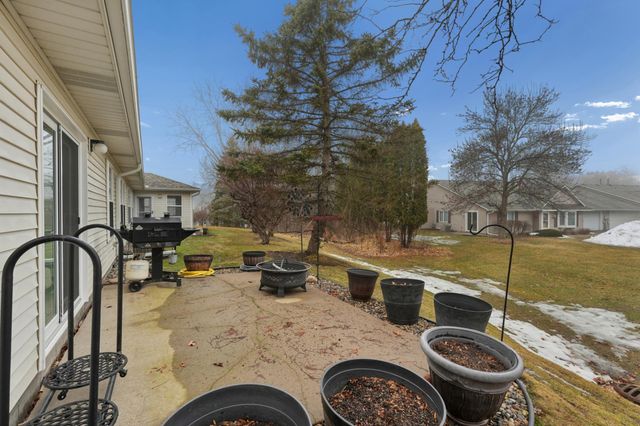 3660 Gershwin Circle N, Oakdale, MN 55128