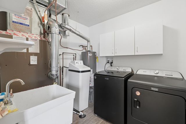 3660 Gershwin Circle N, Oakdale, MN 55128