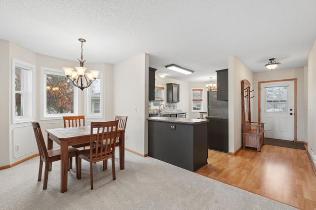 3660 Gershwin Circle N, Oakdale, MN 55128