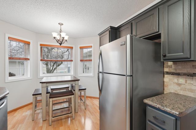 3660 Gershwin Circle N, Oakdale, MN 55128