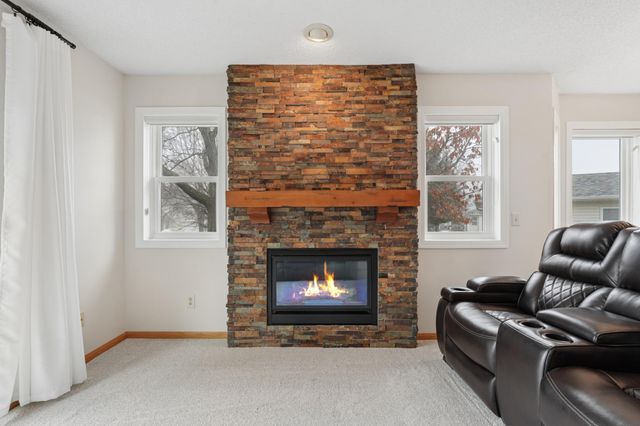 3660 Gershwin Circle N, Oakdale, MN 55128