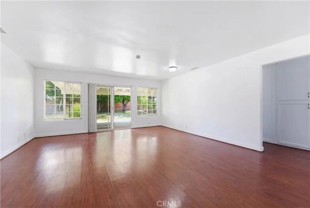 8116 Ponce Avenue, Canoga Park, CA 91304