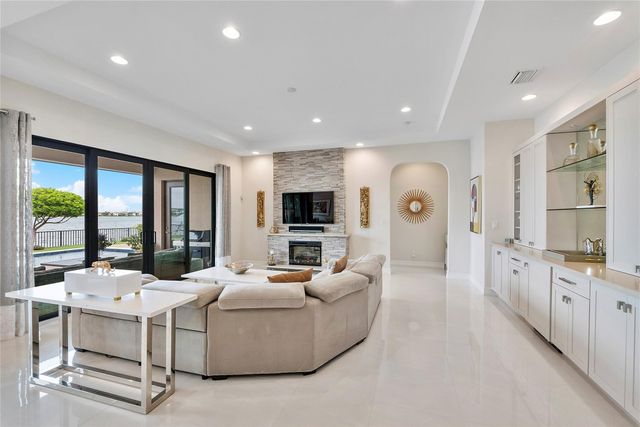 11431 W Watercrest Circle, Parkland, FL 33076