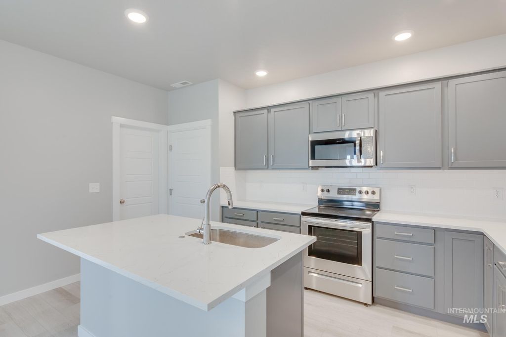 5900 S Baneberry Ave, Meridian, ID 83642 photo 4