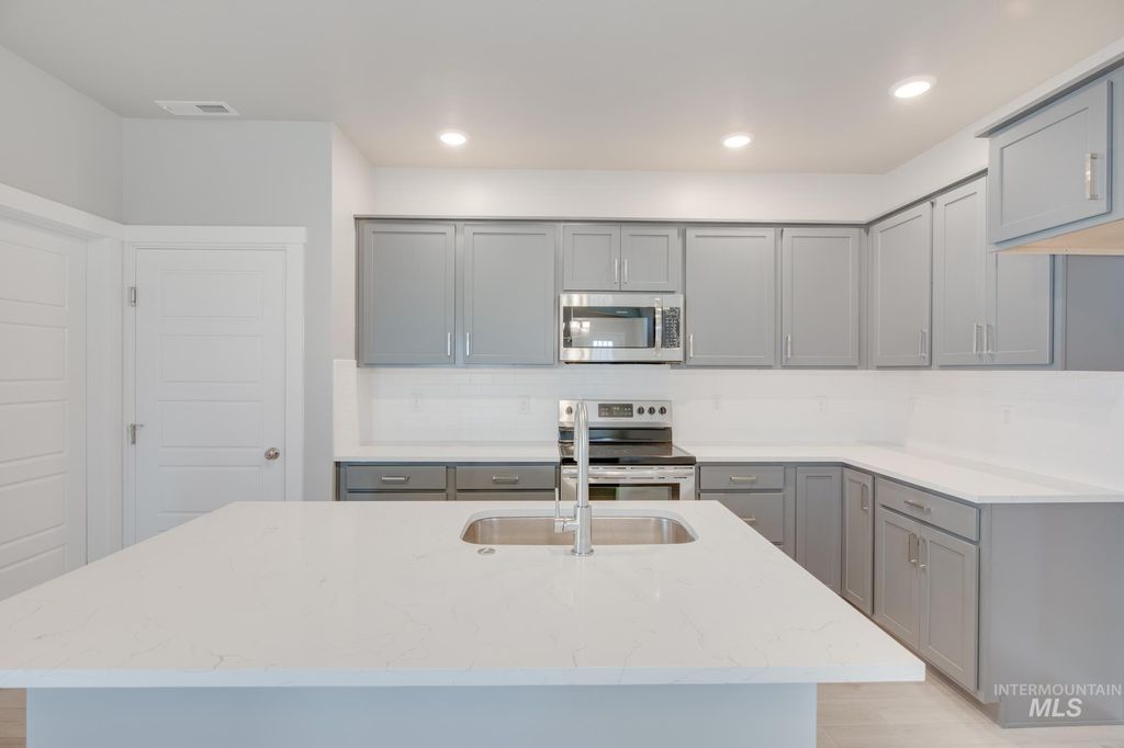 5900 S Baneberry Ave, Meridian, ID 83642 photo 5
