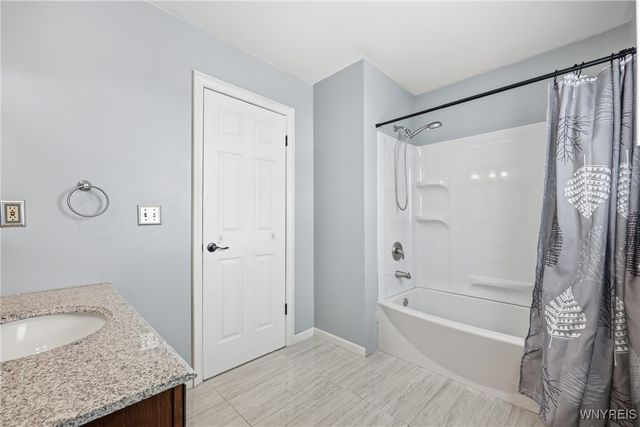 720 Raymond Drive, Lewiston, NY 14092