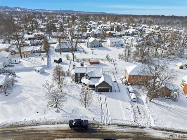 720 Raymond Drive, Lewiston, NY 14092