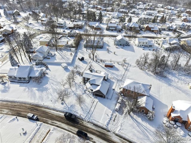 720 Raymond Drive, Lewiston, NY 14092