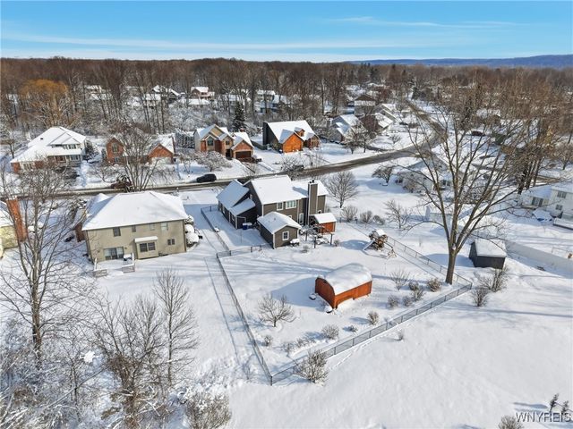 720 Raymond Drive, Lewiston, NY 14092