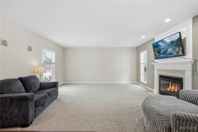 720 Raymond Drive, Lewiston, NY 14092