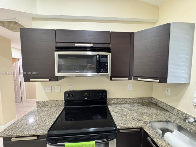 11207 Royal Palm Blvd 11207, Coral Springs, FL 33065