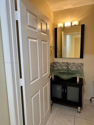 11207 Royal Palm Blvd 11207, Coral Springs, FL 33065