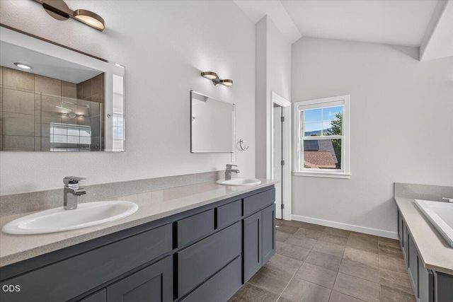1175 Ashford Way, Medford, OR 97504