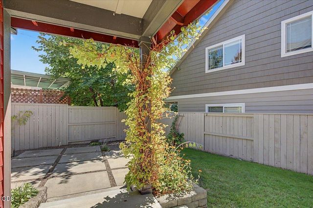1175 Ashford Way, Medford, OR 97504