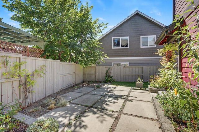 1175 Ashford Way, Medford, OR 97504