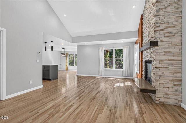 1175 Ashford Way, Medford, OR 97504