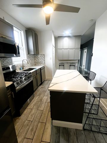 5461 W Haddon Avenue 2, Chicago, IL 60651