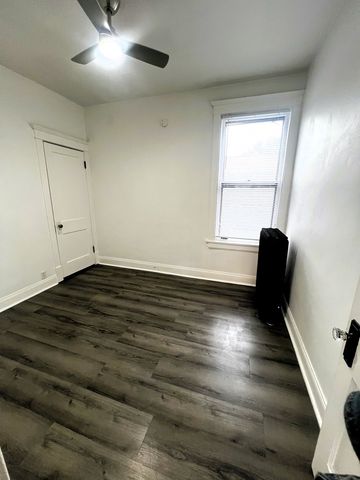 5461 W Haddon Avenue 2, Chicago, IL 60651