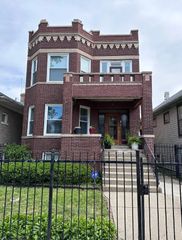 5461 W Haddon Avenue 2, Chicago, IL 60651