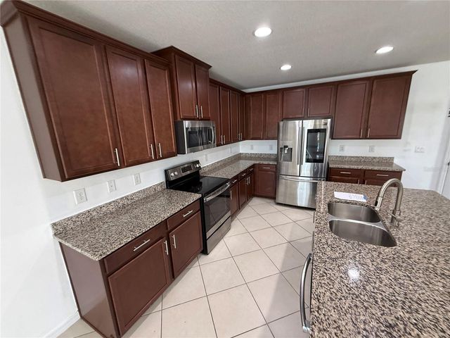 11301 HUDSON HILLS LANE, Riverview, FL 33579