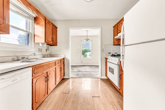 3434 Pembroke Rd, Clarksville, TN 37042
