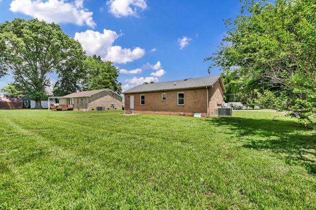 3434 Pembroke Rd, Clarksville, TN 37042