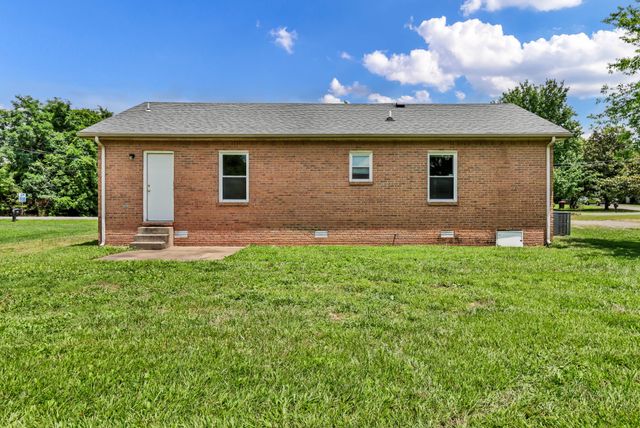 3434 Pembroke Rd, Clarksville, TN 37042