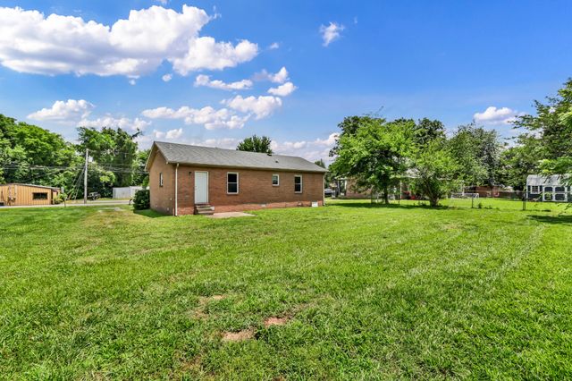 3434 Pembroke Rd, Clarksville, TN 37042