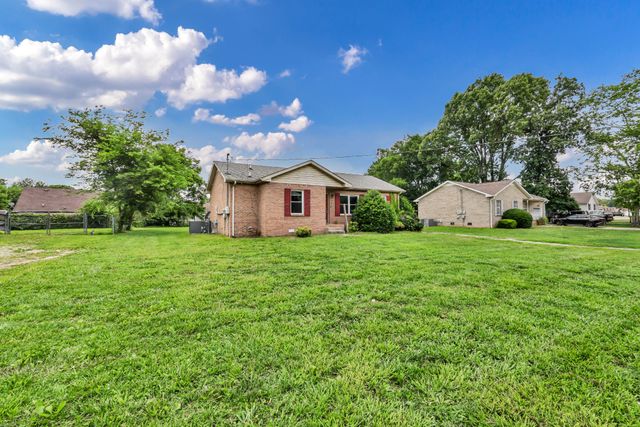 3434 Pembroke Rd, Clarksville, TN 37042