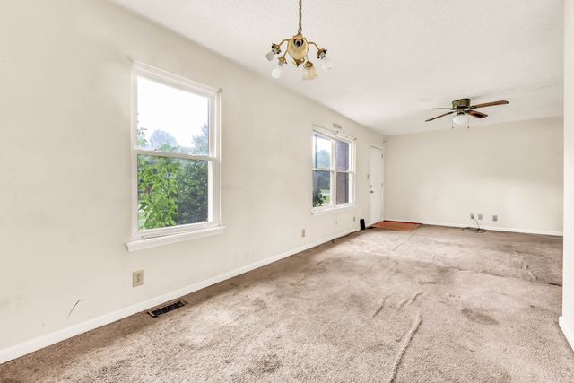 3434 Pembroke Rd, Clarksville, TN 37042