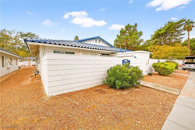 2132 Chertsey Drive B, Las Vegas, NV 89108