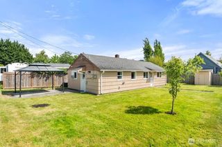 805 1/2 4TH Avenue SW, Puyallup, WA 98371