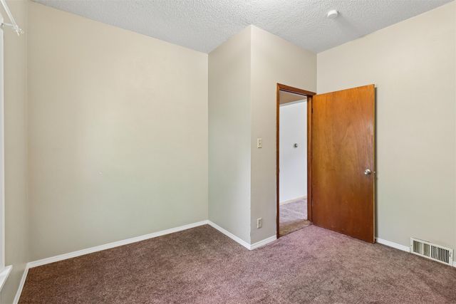 2202 S Union Street, Des Moines, IA 50315