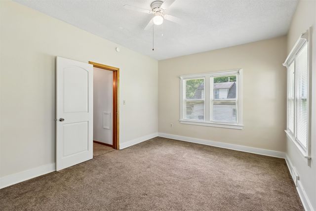 2202 S Union Street, Des Moines, IA 50315