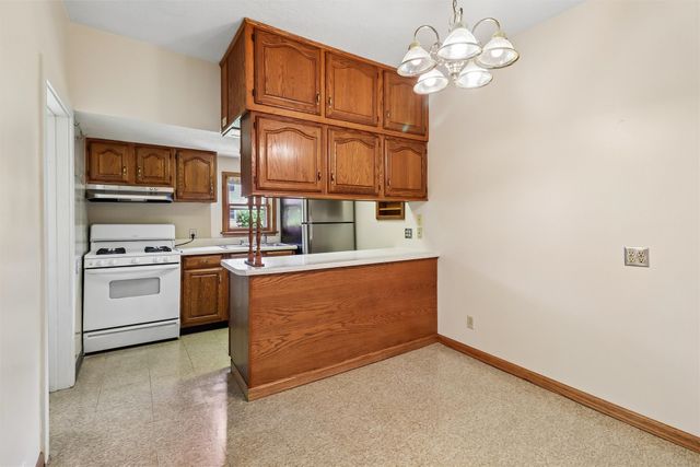 2202 S Union Street, Des Moines, IA 50315