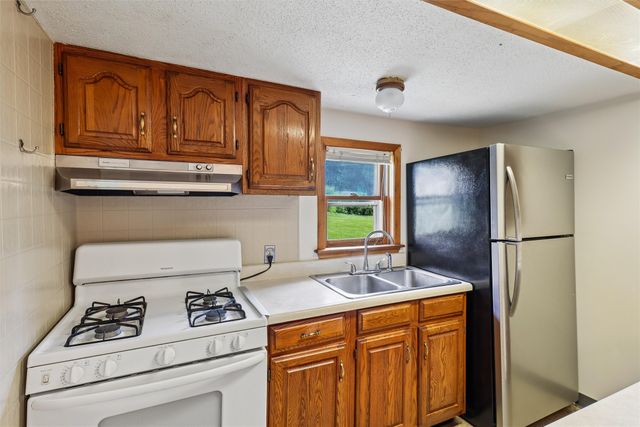 2202 S Union Street, Des Moines, IA 50315