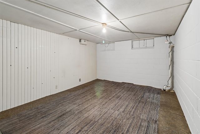 2202 S Union Street, Des Moines, IA 50315